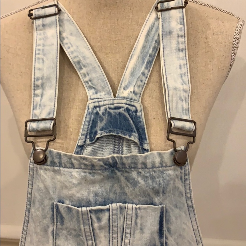 Forever 21 Denim Overall Shorts - Picture 2 of 7